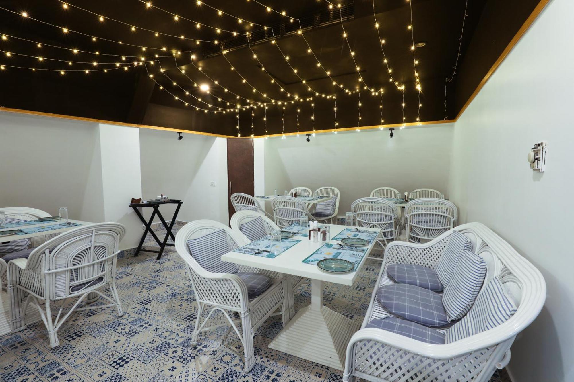 Hotel Le Castle Rudrapur Exterior photo